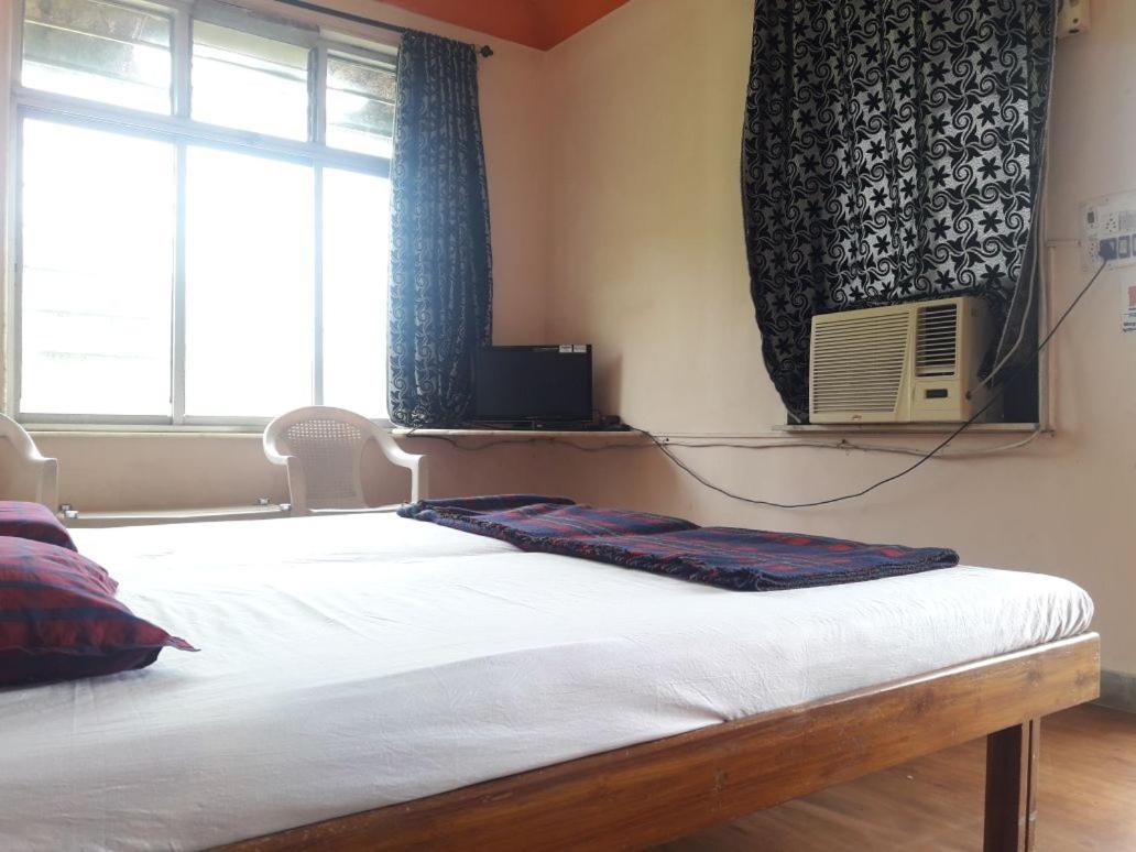 Hotel Mtdc Meghdhanush Park Igatpuri Esterno foto